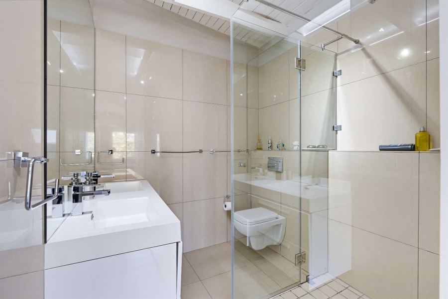 4 Bedroom Property for Sale in Bantry Bay Western Cape
